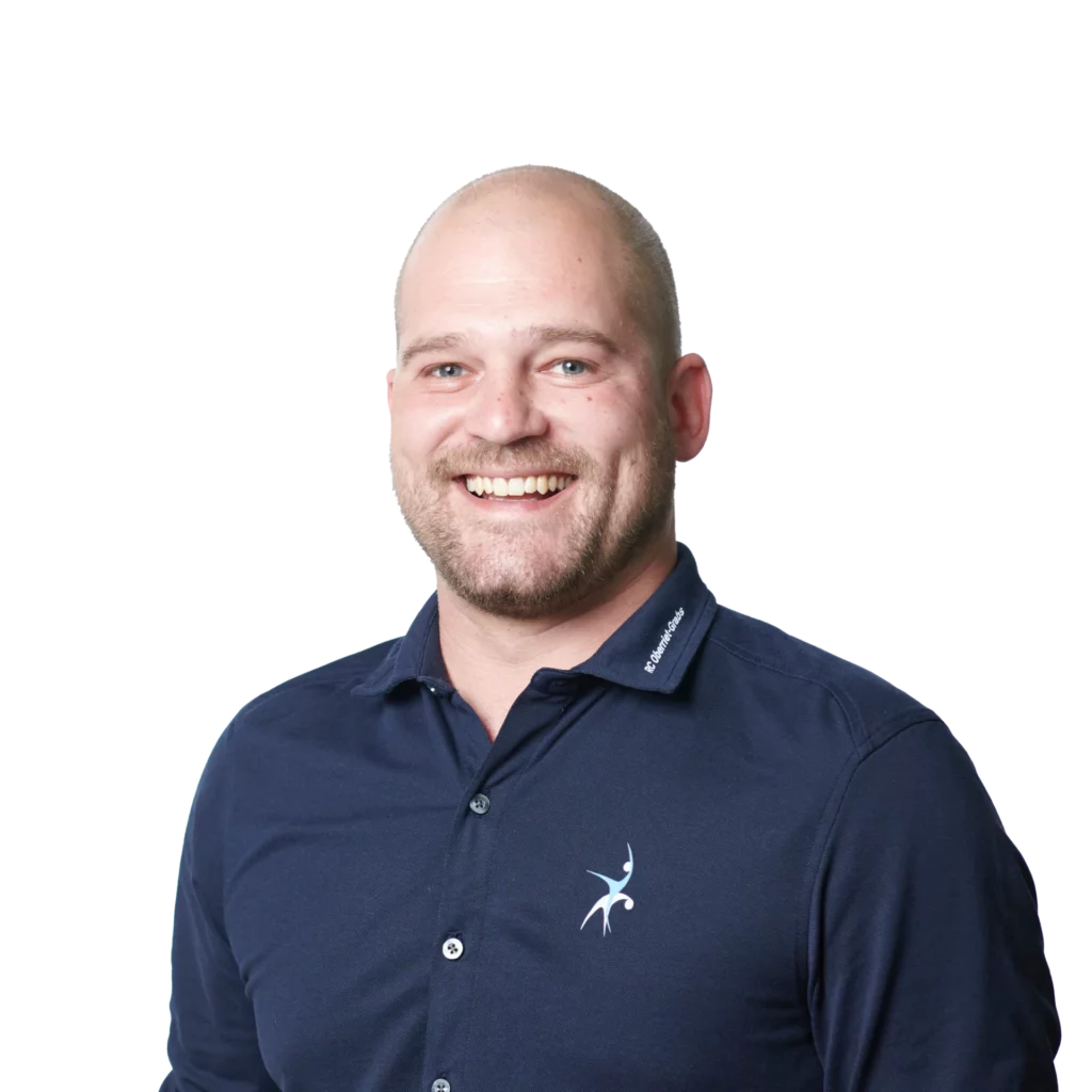 Portraetfoto von Pascal Roth in dunkelblauem Poloshirt